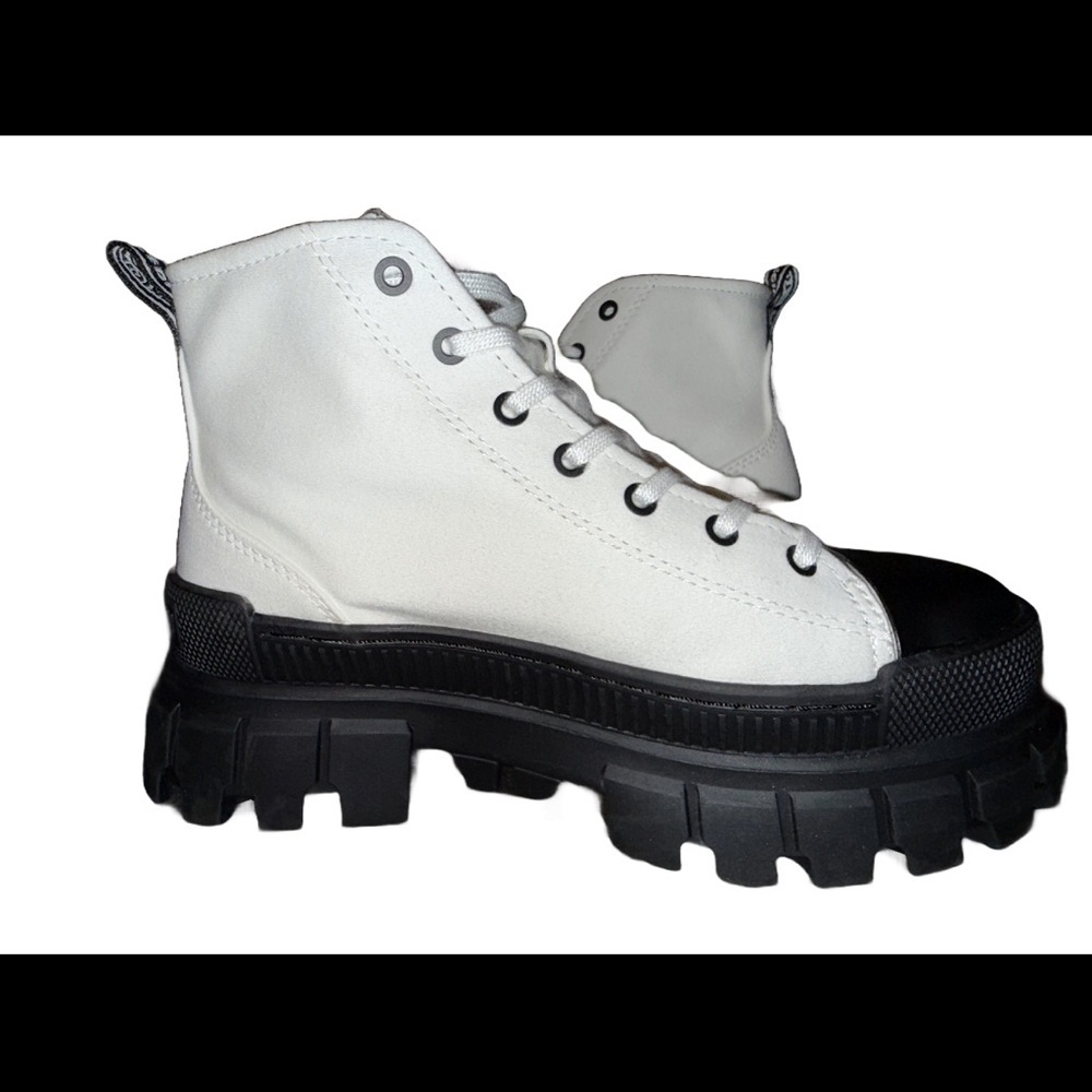 Palladium Revolt Black and White Chunky Sole Boots - Picture 2 of 4